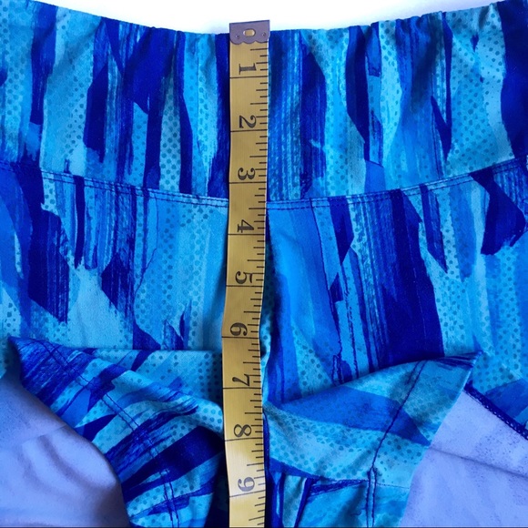 Women’s blue athletic fitted shorts in size small - Picture 4 of 6